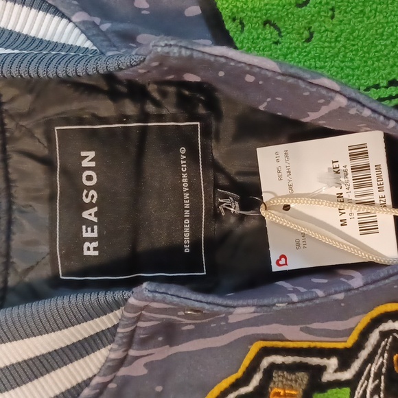 Crazy UFO Inspired NWT Men's Medium Varsity/Bomber Jacket - Picture 7 of 11